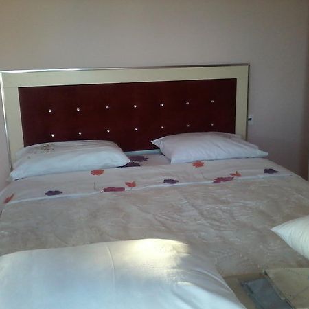 Apartment Adi ساراندا المظهر الخارجي الصورة